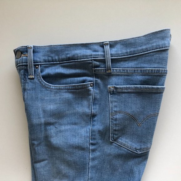 Levi’s 311 Sculpting Shaping Skinny Cropped Mid Rise Medium Wash Blue Jeans - Picture 8 of 16